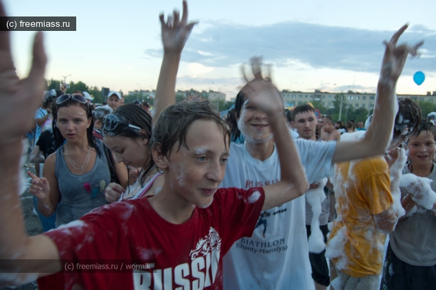 день молодежи, город миасс, фонтано, пена, на площади администрации, фото с дня молодежи, день молодежи 2012, кдм, комитет по делам молодежи