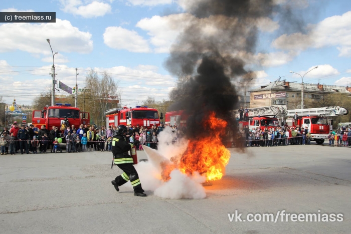 день пожарной охраны, миасс, в миассе, новости, город миасс, праздник, мероприятие, у администрации миасс,